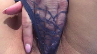 ���បស់នាង pussy ត្រូវការផ្អៀងខាងក្នុង។ ជិតស្និទ្ធឡើង