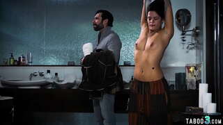 Busty teen zajebal približno za perv lendlord izmenjave prosto sobo