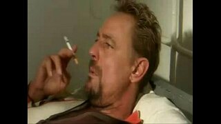 ���ැරණි මිනිහා අමන තරුණ schoolgirl