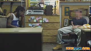 Бедны хлопец назірае, як яго ўласную дзяўчыну трахать!