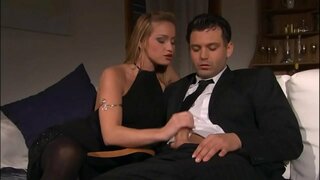 ���ທ້ຈິງຄີກົ້ນກັບທັງຫມສຸກສໍາລັບ PornStar Katia Nobili ແລະຫນຸ່ມຂອງນາງຂີ່-(HD Scene)